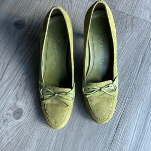 Aerosoles -Size 6 olive - green suede pumps